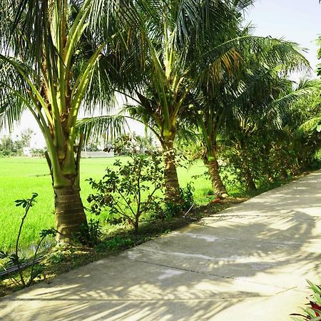 Hoang Y Homestay Хойан Экстерьер фото